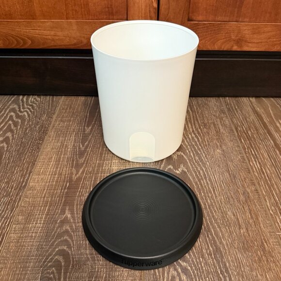 Tupperware One Touch Reminder Canisters – Set of 4 - Picture 10 of 16